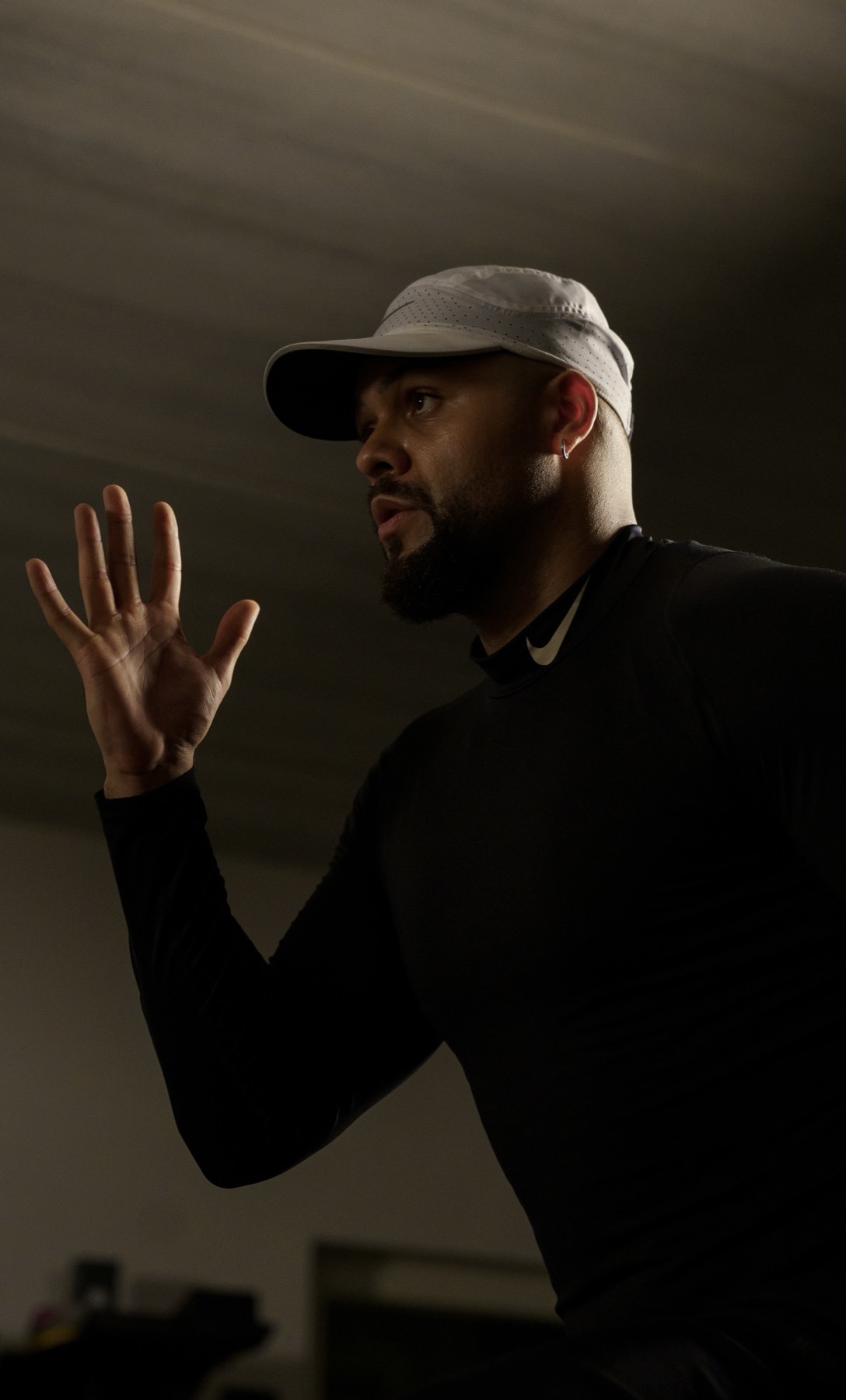 Jay Obasi, Personal Trainer bei WD Space, dynamisches Portrait